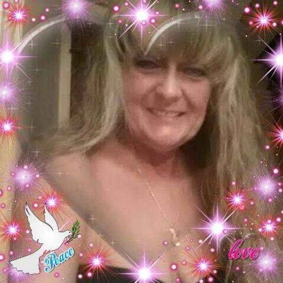 Meet your Posher, Vicki - Picture 1 of 1